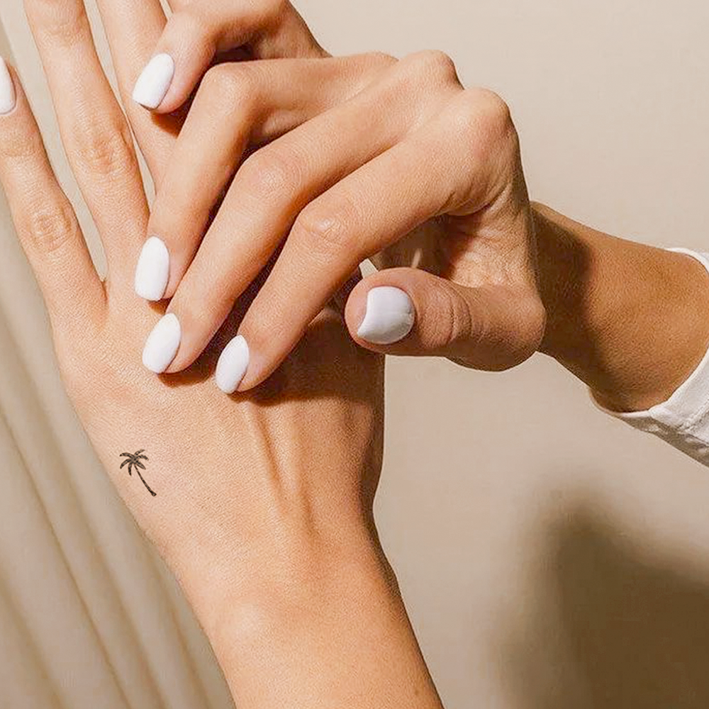 Tatuagem de palmeira pequena