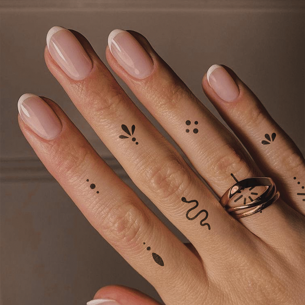 Tatuagem de adorno de dedo