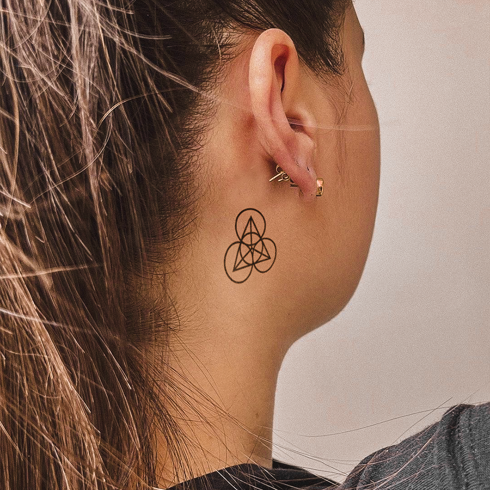 Tatuagem de meditação geométrica secreta
