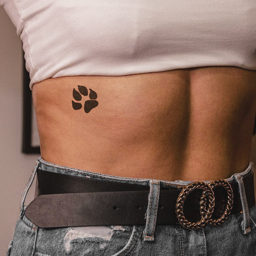 Tatuagem de pegada de cachorro média