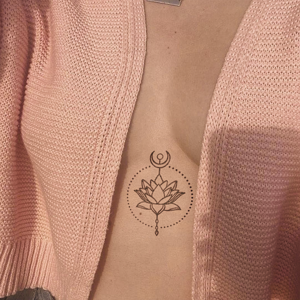 Tatuagem de lótus com círculo