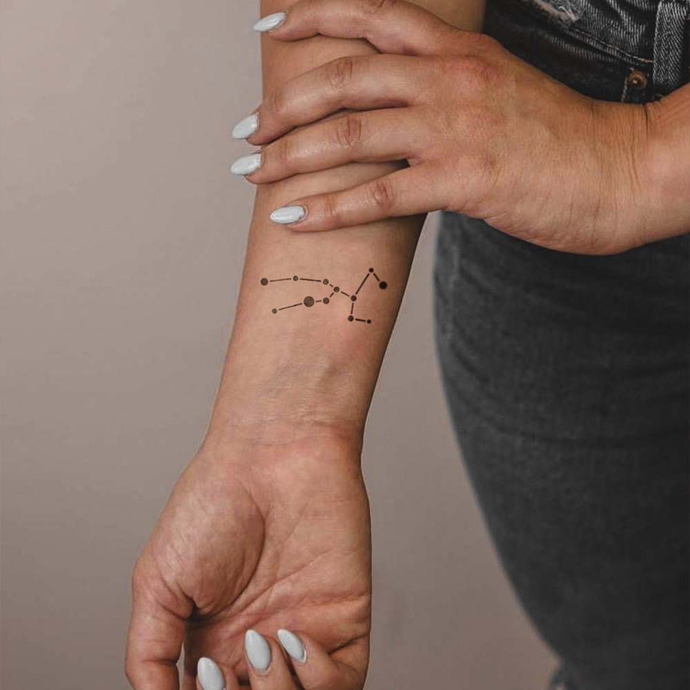 Tatuagem de Constelação de Touro