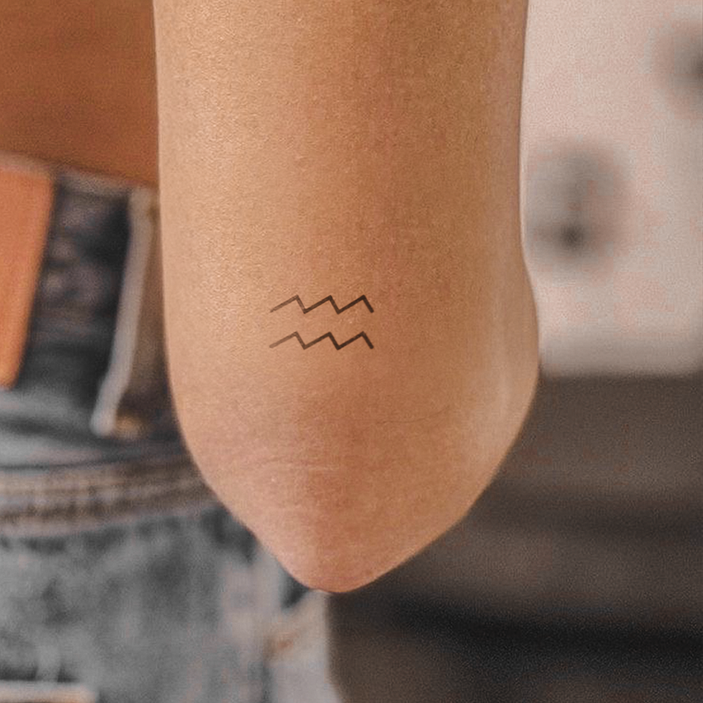Tatuaje Signo del zodiaco acuario